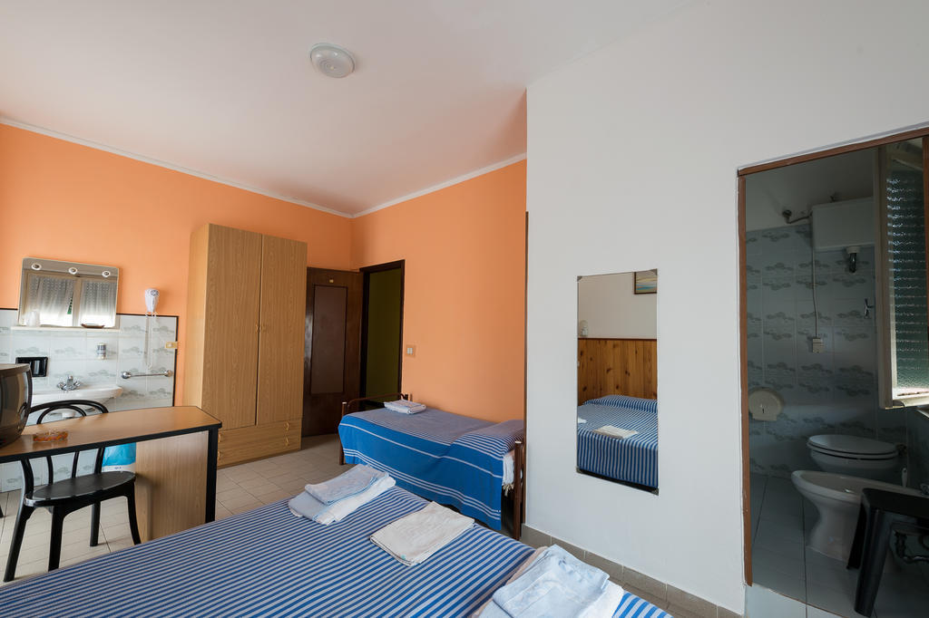 Hotel Geppi Pietra Ligure Bilik gambar