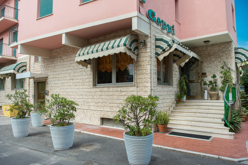 Hotel Geppi Pietra Ligure Luaran gambar