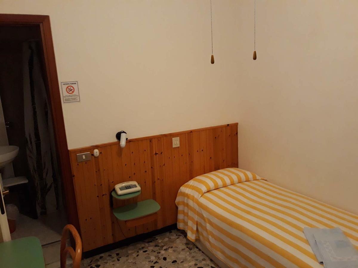 Hotel Geppi Pietra Ligure Luaran gambar