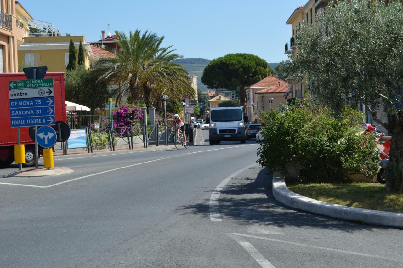 Hotel Geppi Pietra Ligure Luaran gambar